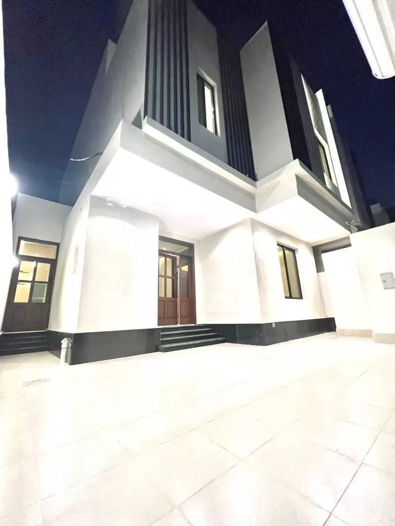8 bedroom villa in Al Yaqout 20