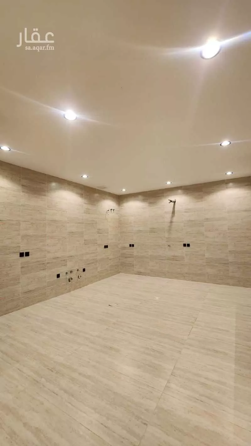 8 bedroom villa in Al Yaqout 4