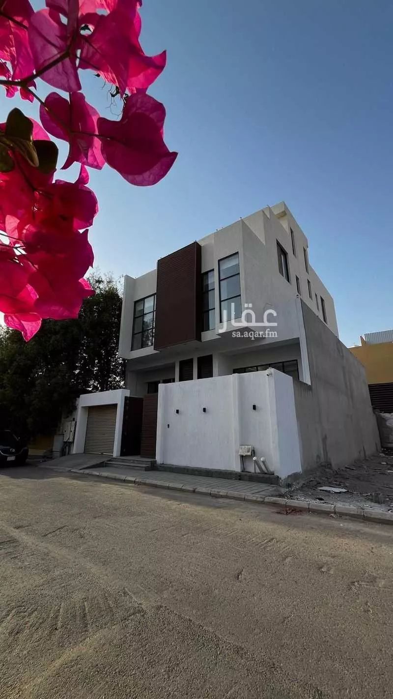 9 bedroom villa in Al Shati 8