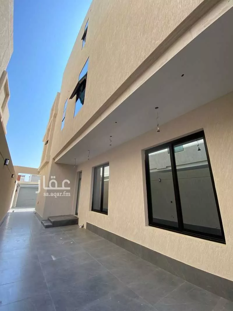 4 bedroom villa in Al Yaqout 9