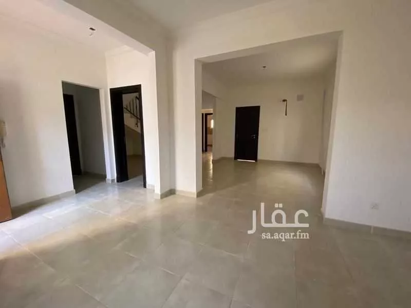 6 bedroom villa in Al Gharbiyah 4