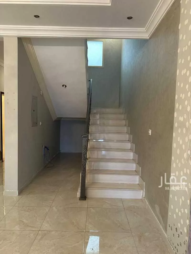 فيلا 9 غرف في الشراع 7