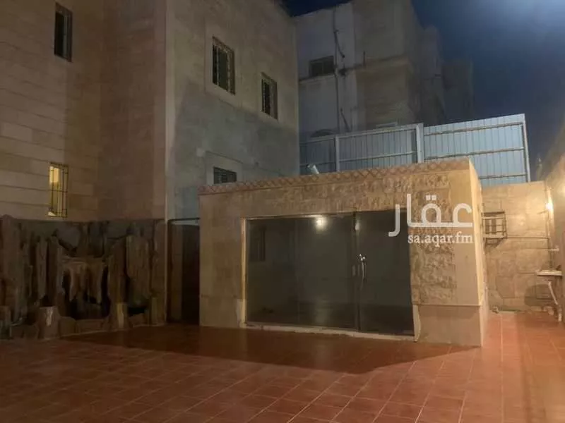 9 bedroom duplex in Al Muntazah 18