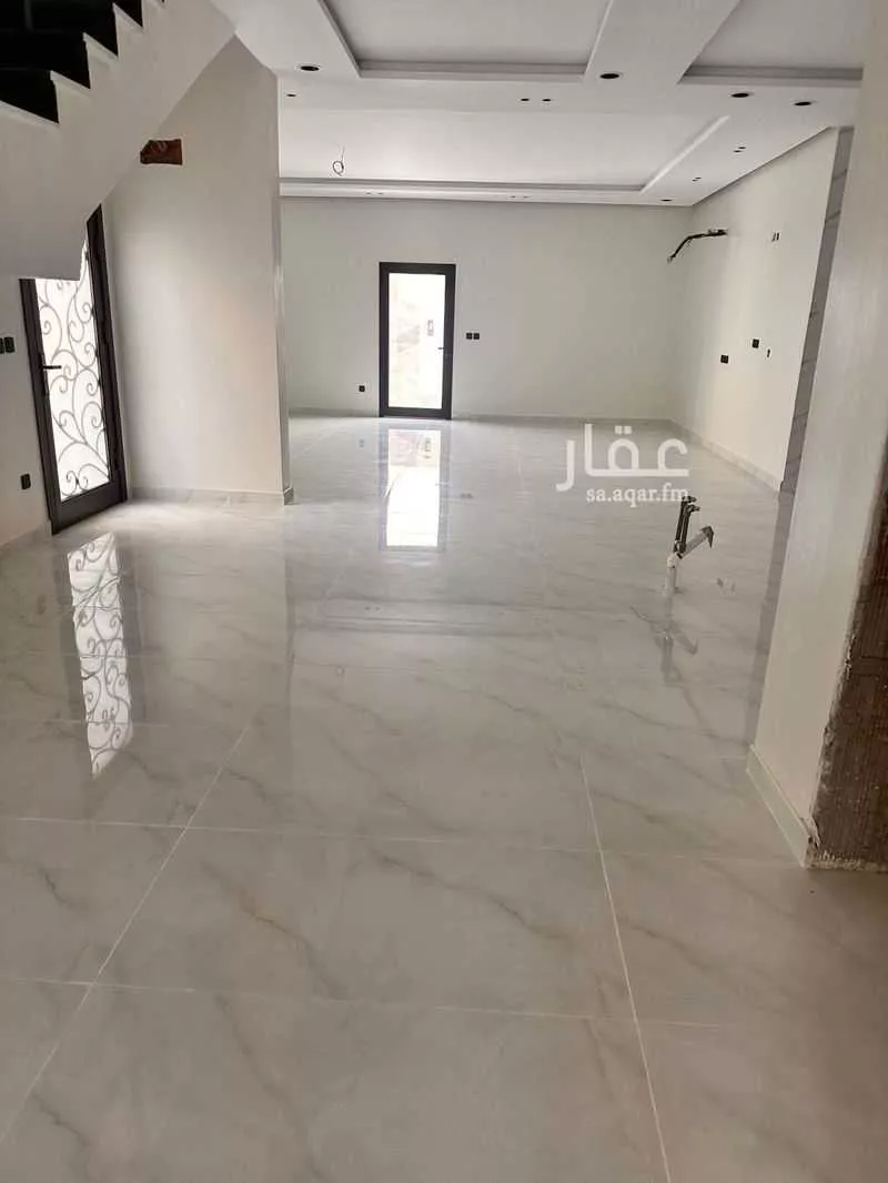 فيلا 9 غرف في الأمواج 10
