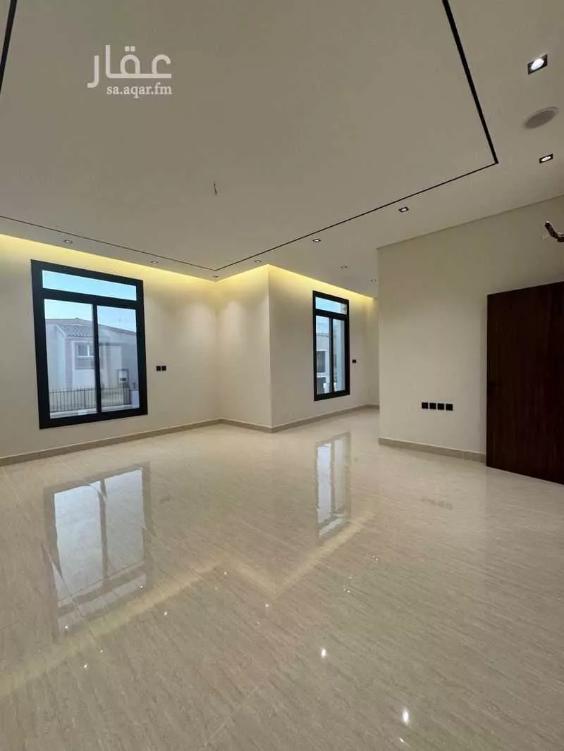 5 bedroom villa in Al Yaqout 8