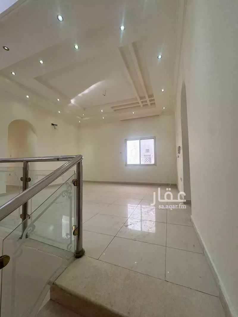 8 bedroom villa in Al Hamdaniyah 13