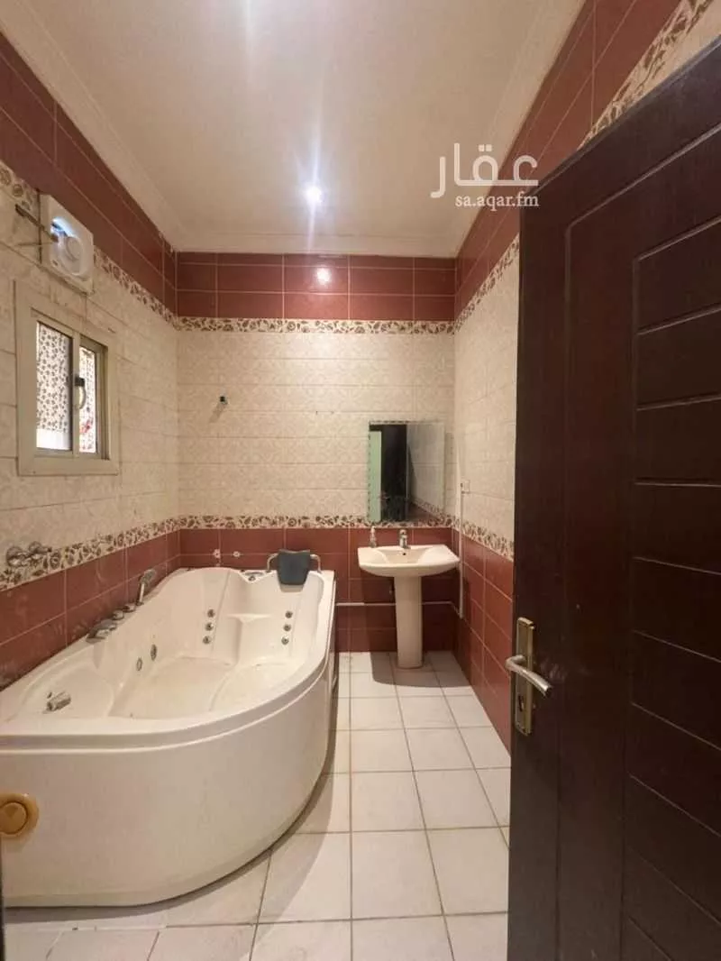 8 bedroom villa in Al Hamdaniyah 20