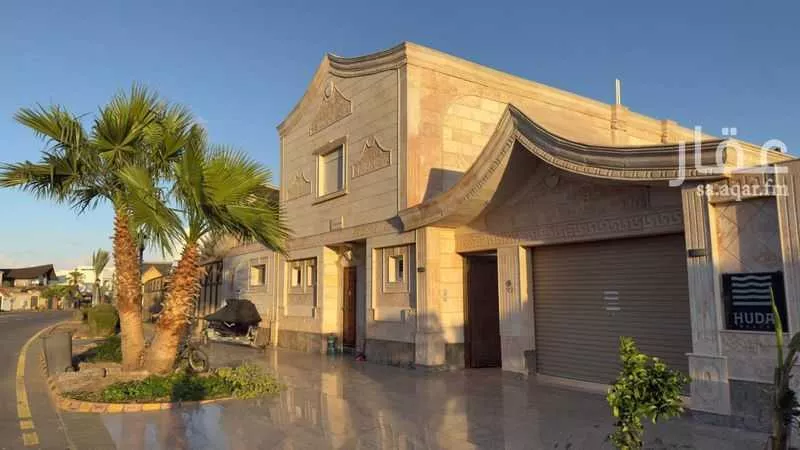6 bedroom villa in Az Zomorod 4
