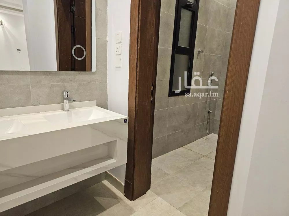 فيلا 6 غرف في الزمرد 3