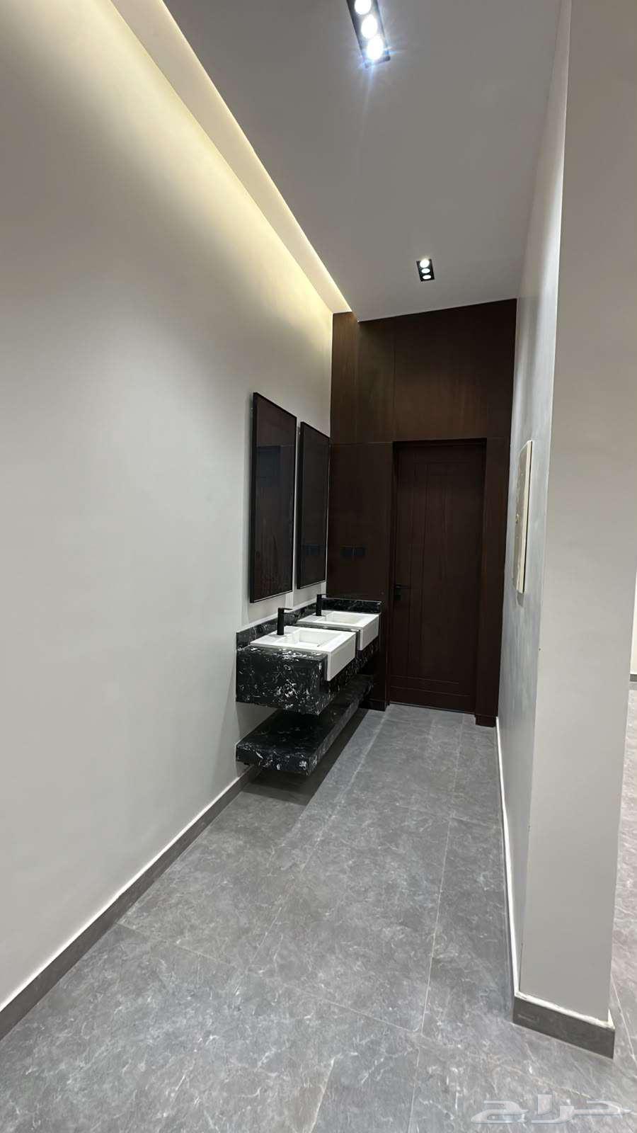 4 bedroom villa in Al Janadriyah, Riyadh 6