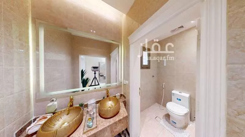 5 bedroom villa in Al Yaqout 11