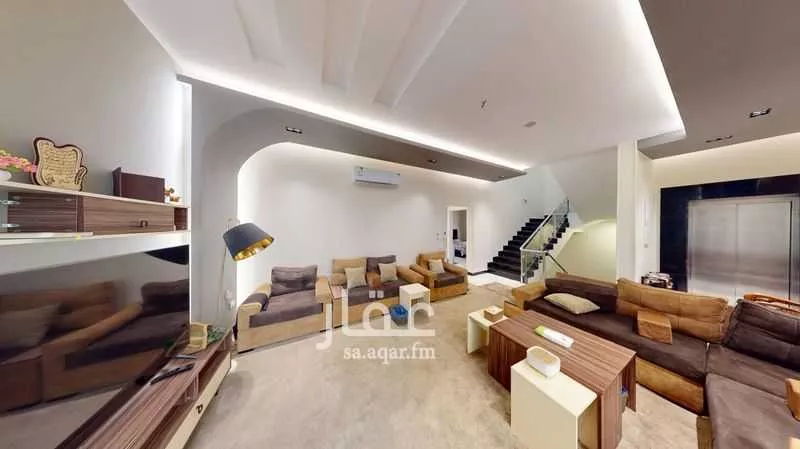 5 bedroom villa in Al Yaqout 4