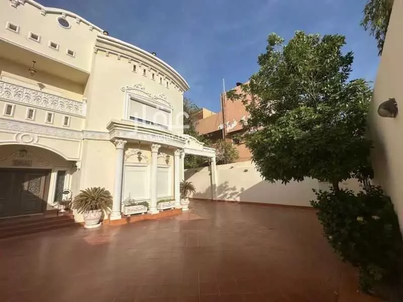 6 bedroom villa in Al Basateen 3