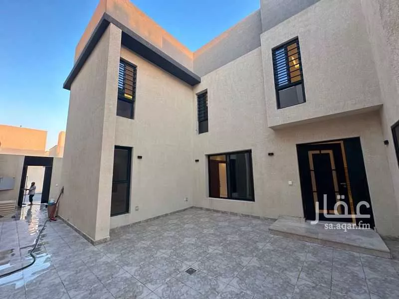 4 bedroom villa in Al Janadriyah, Riyadh 6