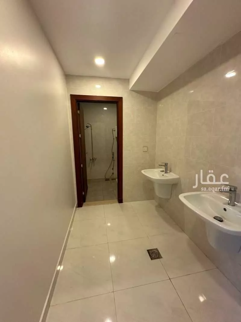 4 bedroom villa in Al Janadriyah, Riyadh 9