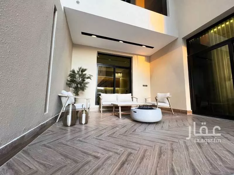 6 bedroom villa in Al Yaqout 8