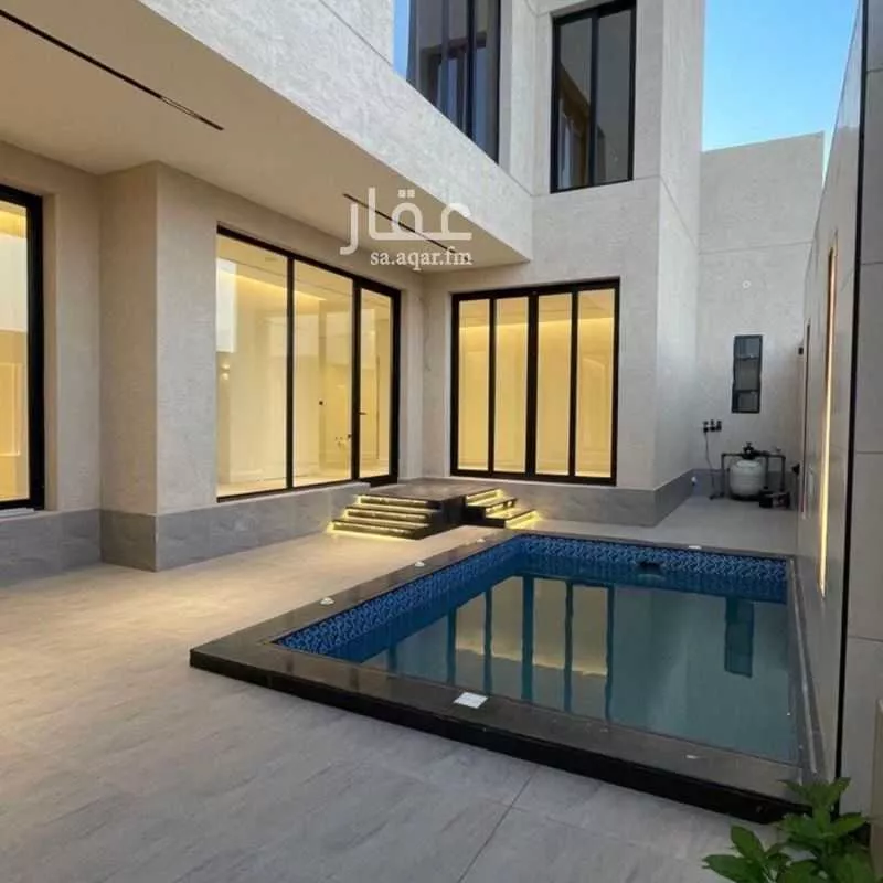 6 bedroom villa in Al Amwaj 11