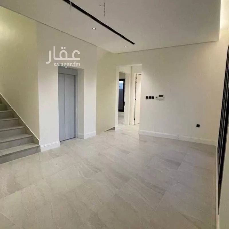 6 bedroom villa in Al Amwaj 4