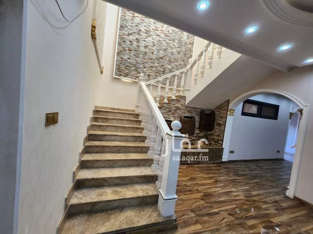 7 bedroom villa in Al Marwa 26