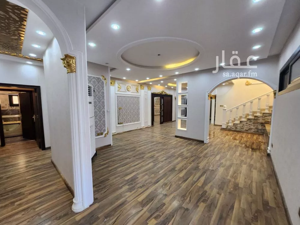 7 bedroom villa in Al Marwa 9