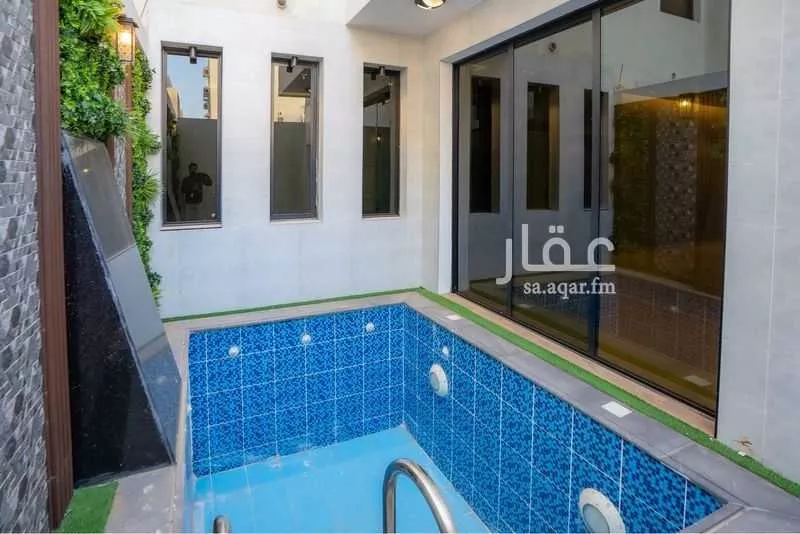 فيلا 7 غرف في الشراع 3