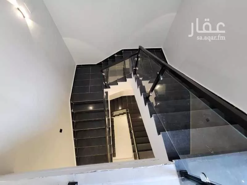8 bedroom villa in Jeddah 5