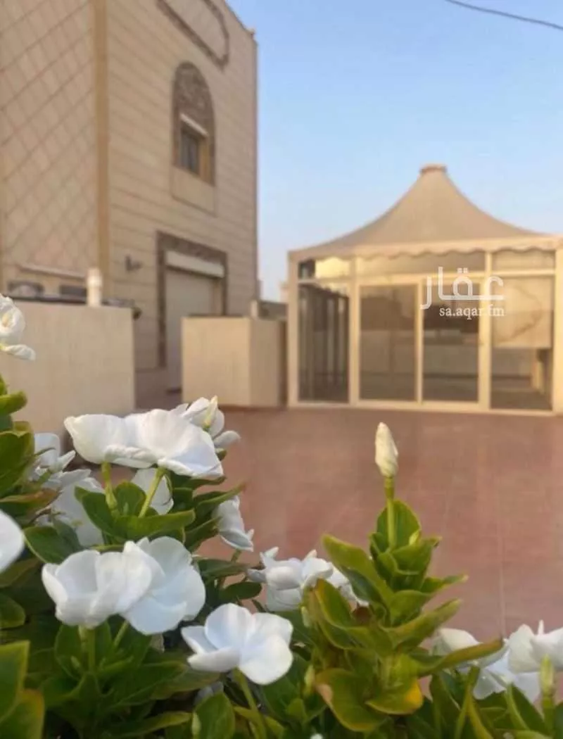 5 bedroom villa in Al Zahra 3