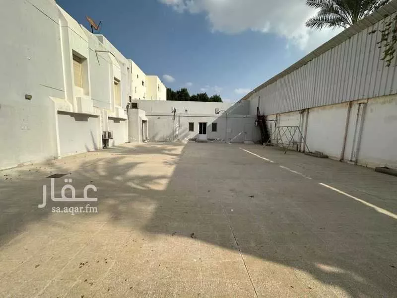فيلا 9 غرف في الأمير فواز الجنوبي 2