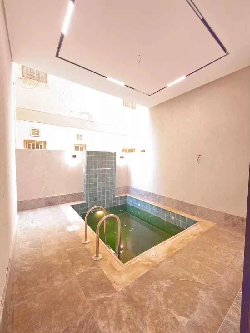 6 bedroom villa in Al Bashaer 14
