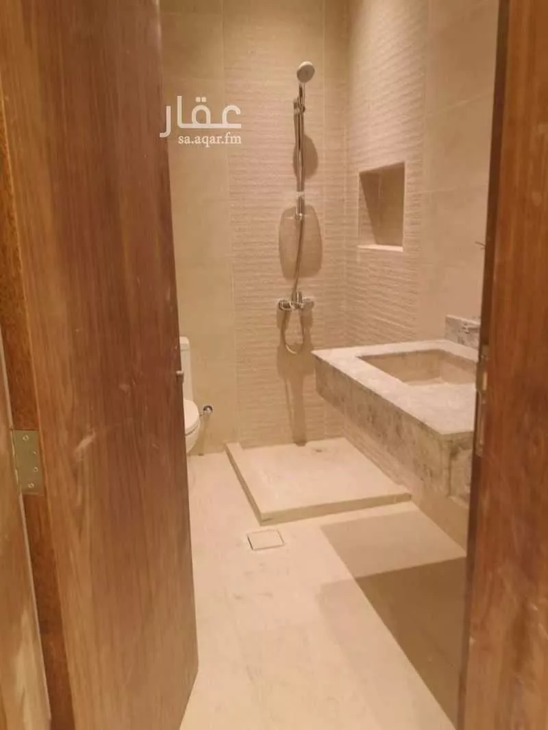 فيلا 9 غرف في الفلاح 4