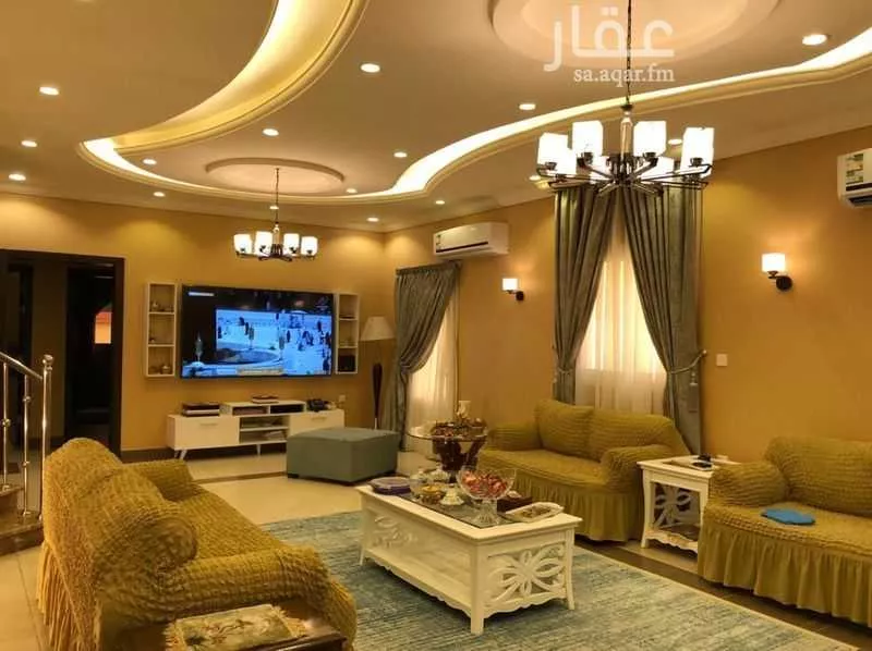 8 bedroom villa in Al Shiraa 10