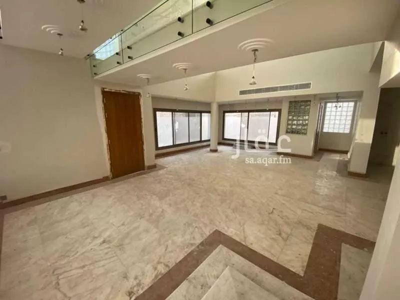 9 bedroom villa in Al Zahra 12