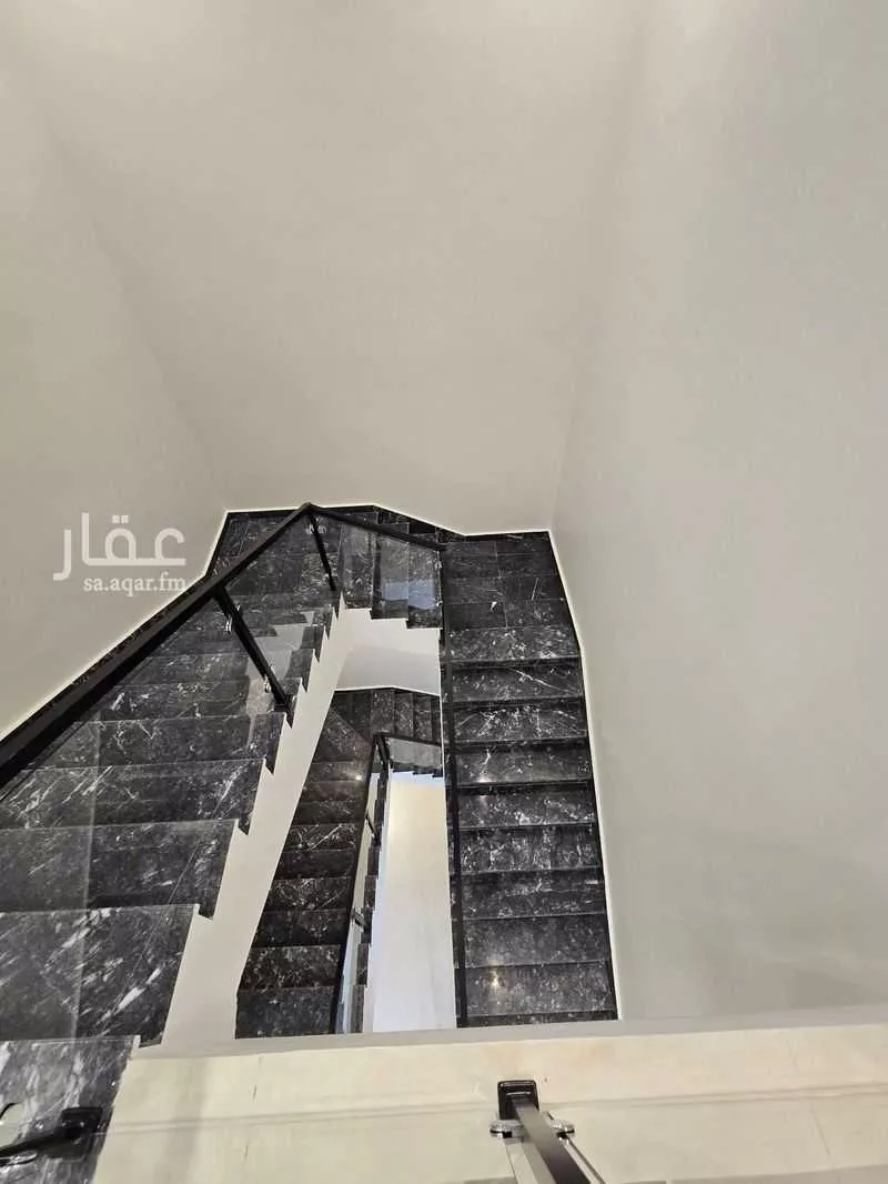 8 bedroom villa in Al Rahmaniyyah 13