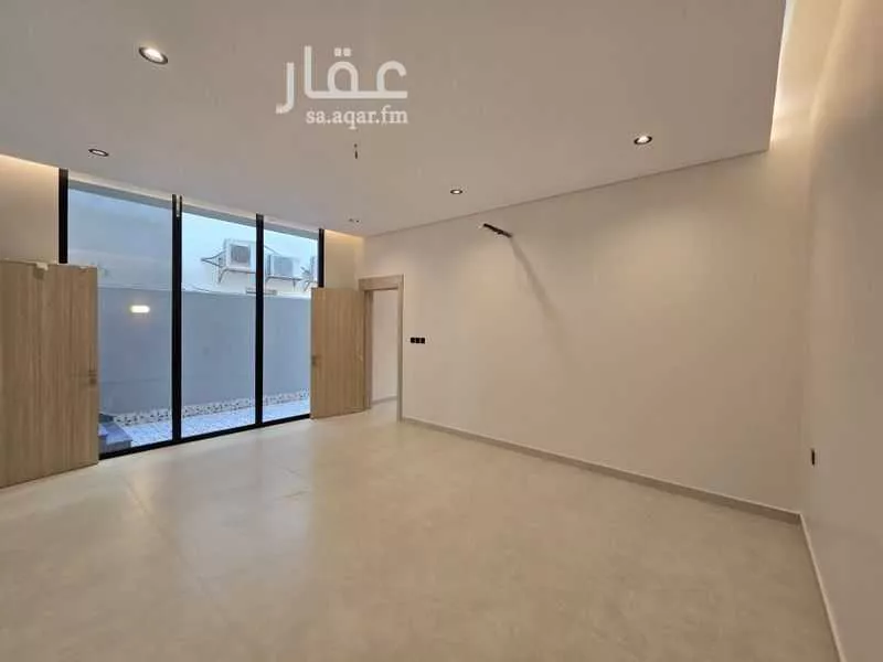 8 bedroom villa in Al Rahmaniyyah 3