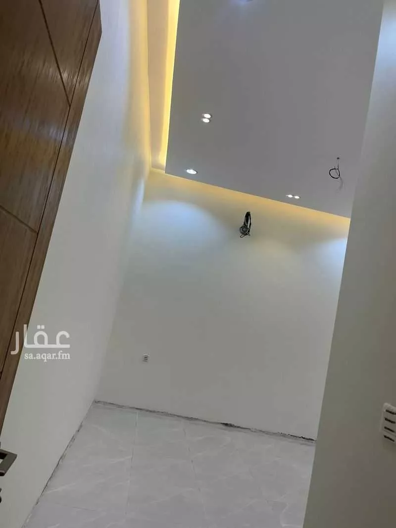 6 bedroom villa in Az Zomorod 6