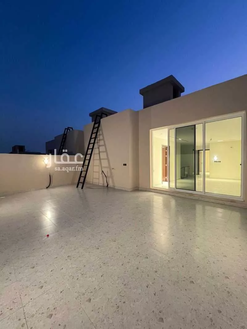 8 bedroom villa in Az Zomorod 3