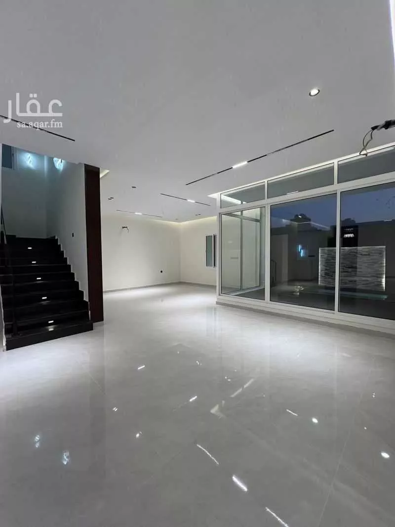 8 bedroom villa in Az Zomorod 5
