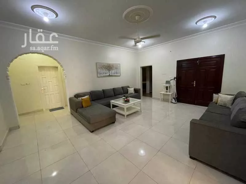 شقة 14 غرف في طيبة 12