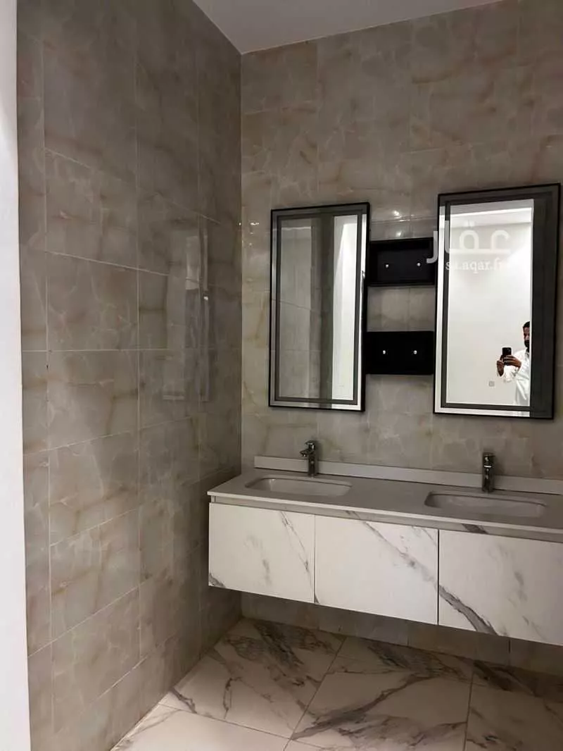 8 bedroom villa in Al Bashaer 16