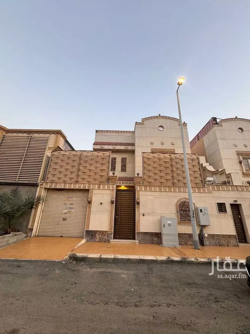 8 bedroom villa in Taibah 2