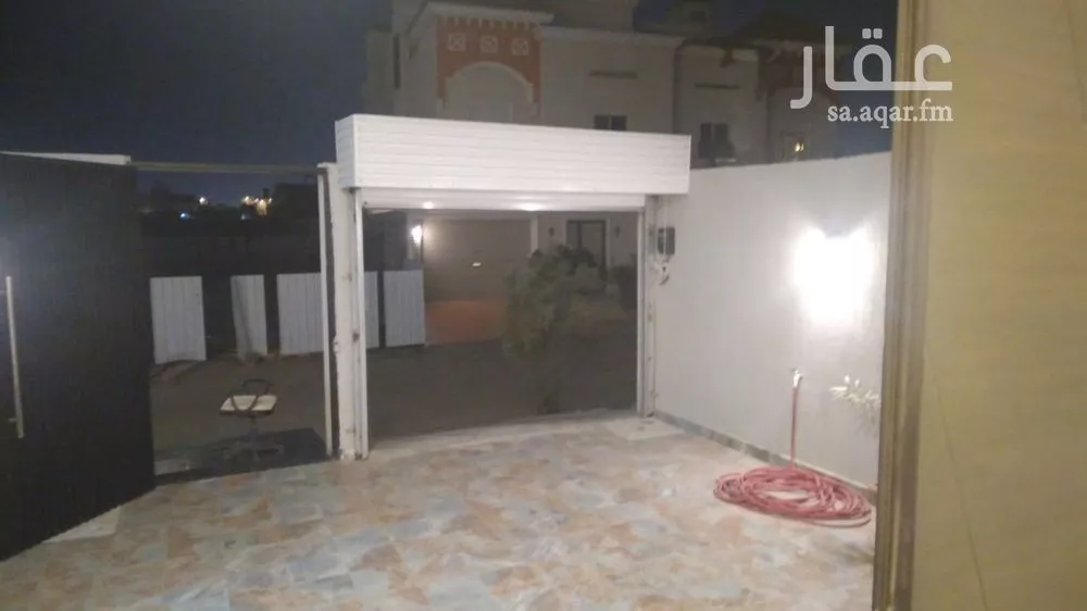 فيلا 8 غرف في الزمرد 14