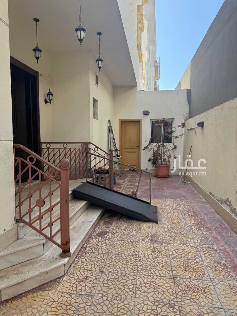 8 bedroom villa in Al Zahra, Jeddah 5