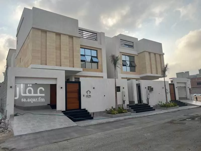 6 bedroom villa in Az Zomorod 14