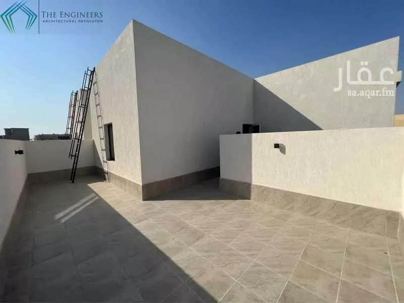 6 bedroom villa in Az Zomorod 15