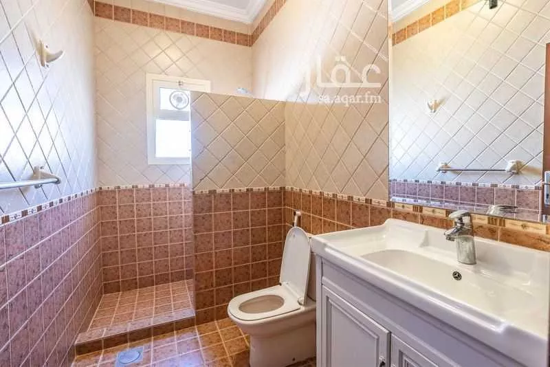 6 bedroom villa in Al Khalidiyyah 11