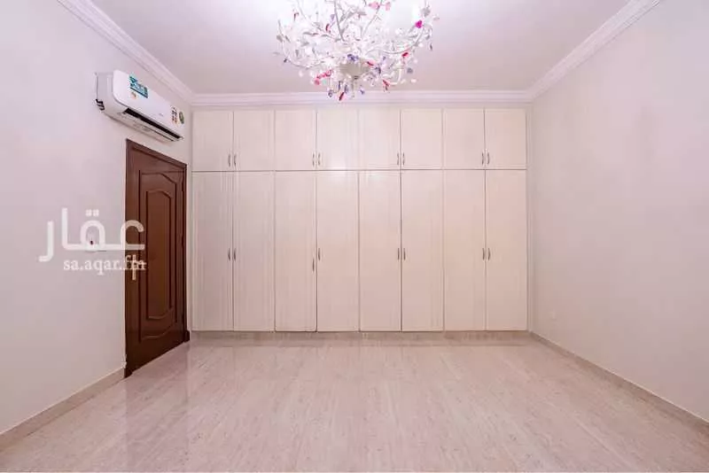 6 bedroom villa in Al Khalidiyyah 18