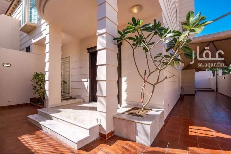 6 bedroom villa in Al Khalidiyyah 3
