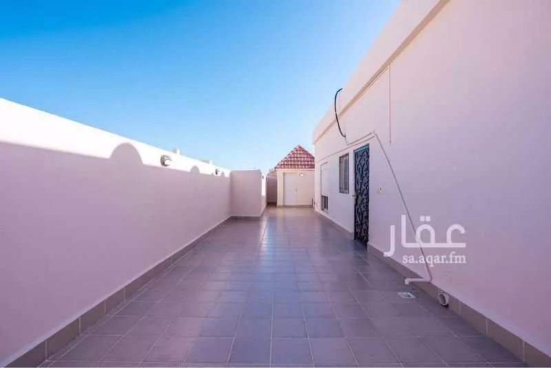 6 bedroom villa in Al Khalidiyyah 25