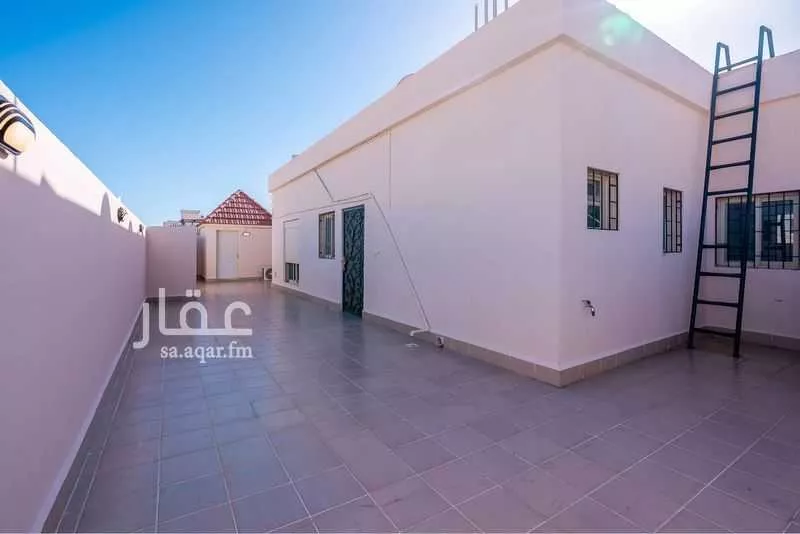 6 bedroom villa in Al Khalidiyyah 26