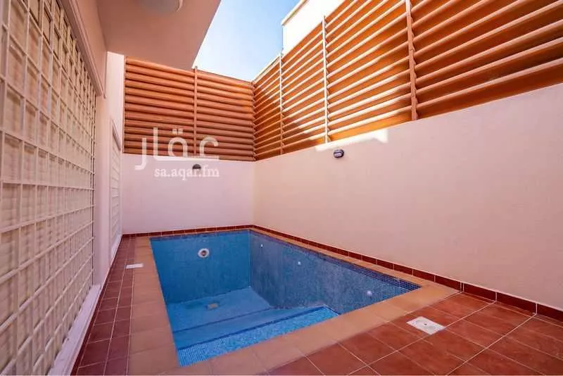 6 bedroom villa in Al Khalidiyyah 4